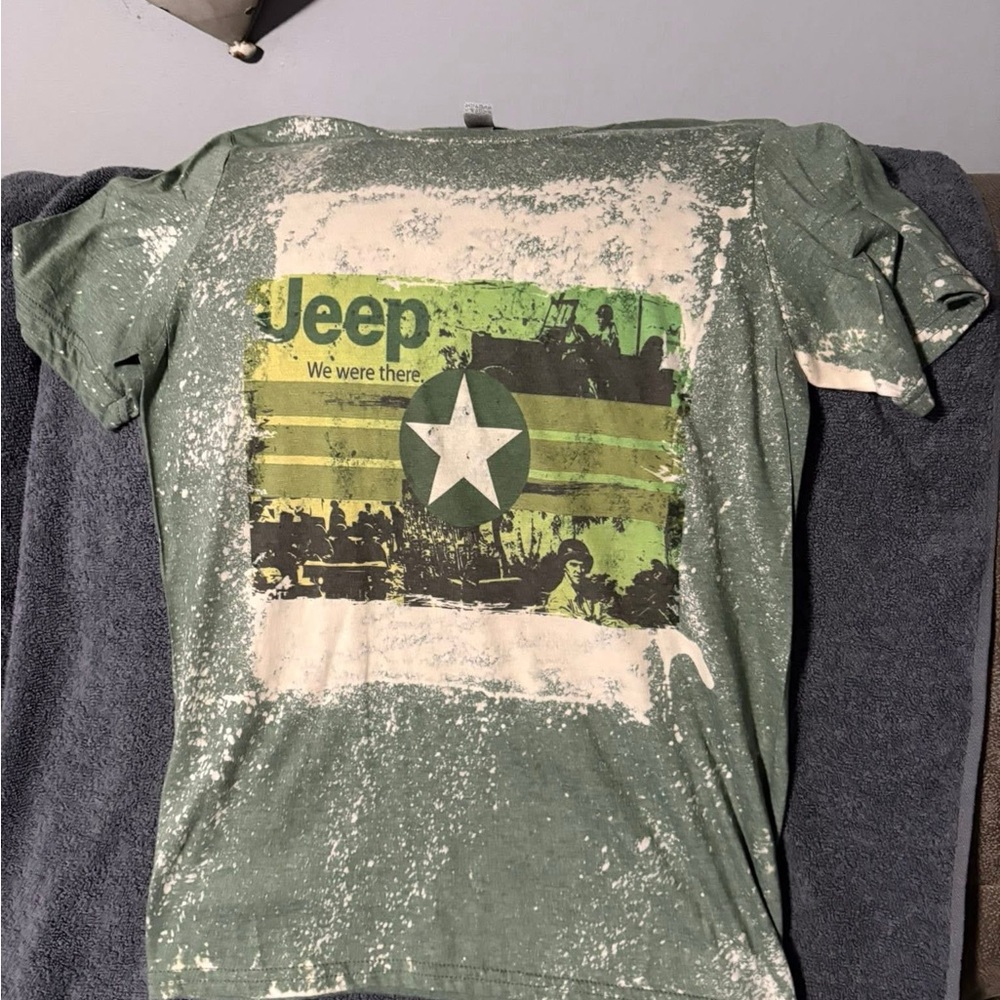 Jeep Green and Cream Star Tee